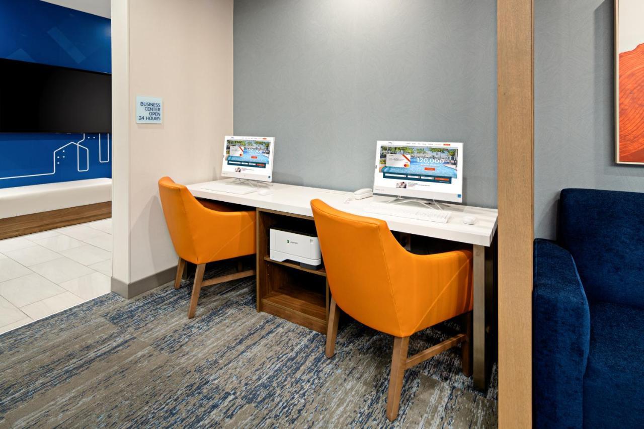 Holiday Inn Express & Suites Palm Desert - Millennium By Ihg Екстер'єр фото