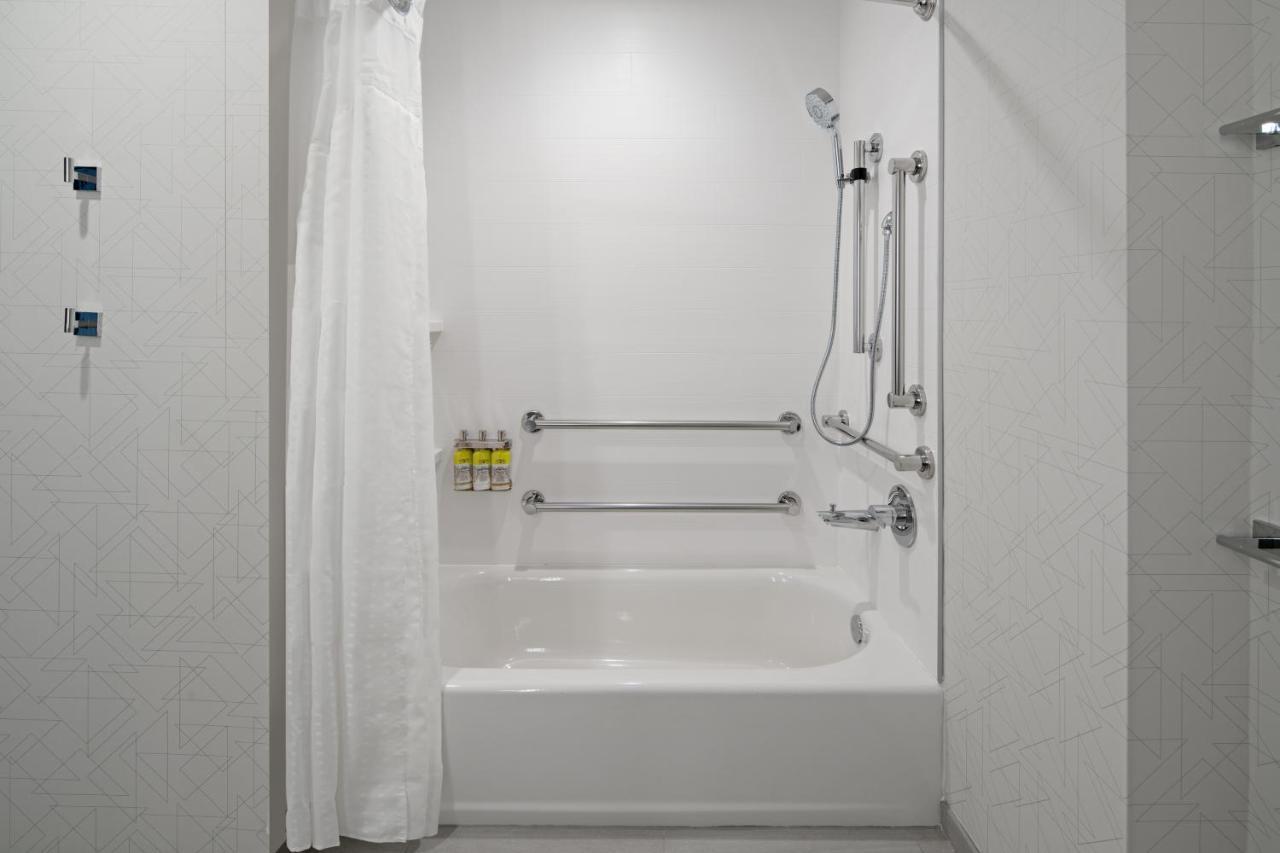 Holiday Inn Express & Suites Palm Desert - Millennium By Ihg Екстер'єр фото