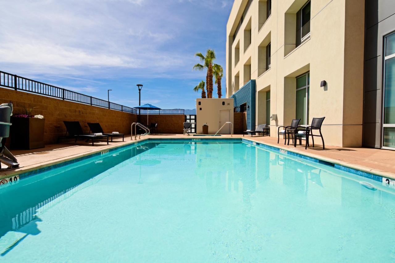 Holiday Inn Express & Suites Palm Desert - Millennium By Ihg Екстер'єр фото